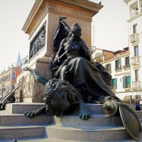 Фрагмент памятника первому королю Италии Витторио Эммануилу II. :: Ольга (crim41evp)