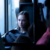 Девушка в автобусе :: Женя Лацис