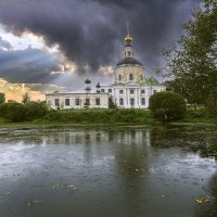 Вязьма.Церковь Рождества Пресвятой Богородицы :: Сергей 