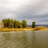 Осень на озере :: Вадим Басов