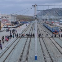 Поезда, пути, столицы, лица, города... :: Ольга Логачева