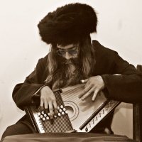 хасид-музыкант «Израиль, всё о религии...» :: Shmual & Vika Retro