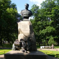 Памятник Пржевальскому. :: Ирина Михайловна 