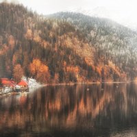 Озеро Рица. Осень-зима. :: Лилия .