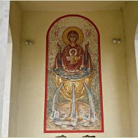Мозаичная икона у источника святой воды. :: Валерия Комова