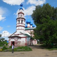 Старинная церковь в Угличе :: Надежда 