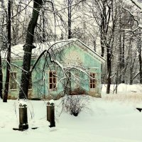 В Александровском парке зимой - 5  =  Детский домик :: Сергей 