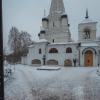 Церковный Дворик :: юрий поляков