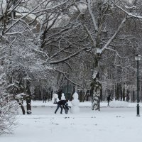 Развлечение в парке зимой :: Вера Щукина