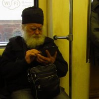Лев Толстой не только писал, но и читал! Даже с планшета! :: Андрей Лукьянов