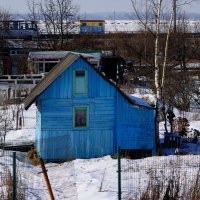 Домик-крошечка в два окошечка... :: Юрий Куликов