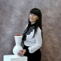 Девушка с вазой :: Владимир Куликов