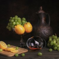 натюрморт с фруктами и коньяком :: Максим Вышарь