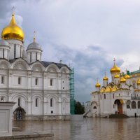 Соборная площадь московского Кремля. Архангельский(слева) и Благовещенский соборы :: Maxxx©  