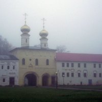 церковь Вознесения господня в тумане :: Сергей Кочнев