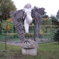 Эта женщина живёт в Люберецком парке! :: Ольга Кривых