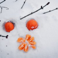 Мандарины на снегу :: Ирина 