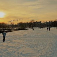 Дивный свет зимнего вечера... :: Sergey Gordoff