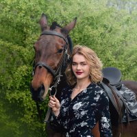 Девушка и лошадь :: Леонид Соснин
