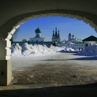 Вид на Троицкую часть Александро-Свирского монастыря :: Зуев Геннадий 