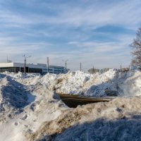 У речного вокзала в последний день марта. :: Виктор Иванович Чернюк