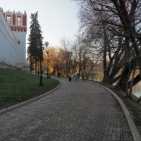 Осень у Новодевичьего монастыря :: Евгений Седов