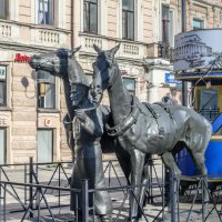 Памятник петербургсой конке, её лошадям и кондуктору :: Стальбаум Юрий 