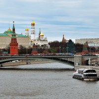 Вид на Кремль с Патриаршего моста. :: Татьяна Помогалова
