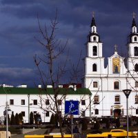 Над старым городом дождь собирается. :: M Marikfoto