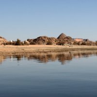 Берег озера Насер у храма Амада :: Анна Скляренко