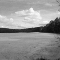 Колдовское озеро подо льдом :: M Marikfoto