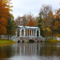 Осенний парк :: Денис Матвеев