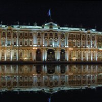 Зимний дворец ночью :: Игорь Шипов