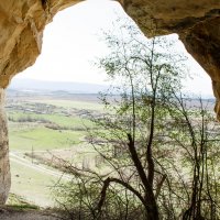 Вид из пещеры на Ак-Кая :: Сергей Скорик