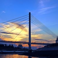 Закат над мостом влюбленных :: Сергей Воинков