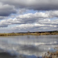 Облачный пейзаж  отражение в реке :: Антонина Гугаева