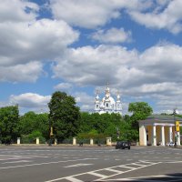 Перед Смольным :: Любовь Зинченко 