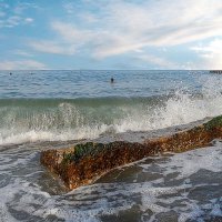 Волна точит камень. :: Любовь Зинченко 