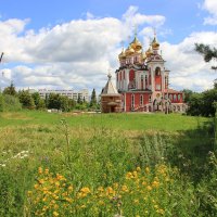 Пейзаж с церквью :: Ната Волга