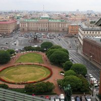 На колоннаде. г. Санкт-Петербург. :: Евгений Шафер