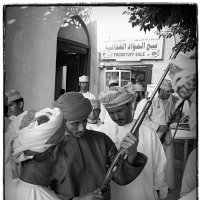 Хорошая винтовка... она ж как скрипка.... Низва, Оман 2013 :: Даниил Знаменский