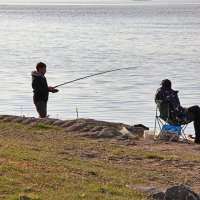 Удобства рыбалке не помеха... :: Евгений Корьевщиков