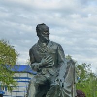 Памятник композитору П.И.Чайковскому :: Лидия Бусурина