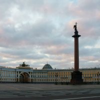 Утро на площади :: Панова Ольга