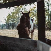 Девушка и лошадь :: Зинаида Кузьменко