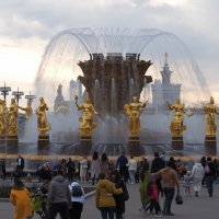 В день открытия сезона фонтанов :: Евгений Седов
