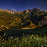 Озеро Гижгит в ночь полной луны :: Сергей 