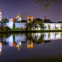 Новодевичий монастырь ночью :: Valeriy(Валерий) Сергиенко