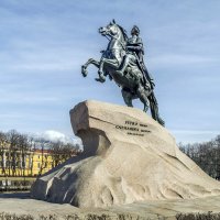 Вот кого догоняет Николай I, но не может через  Исаакий перепрыгнуть:-) :: Стальбаум Юрий 