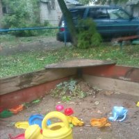Детская площадка под дождём. :: Марта Васильева 